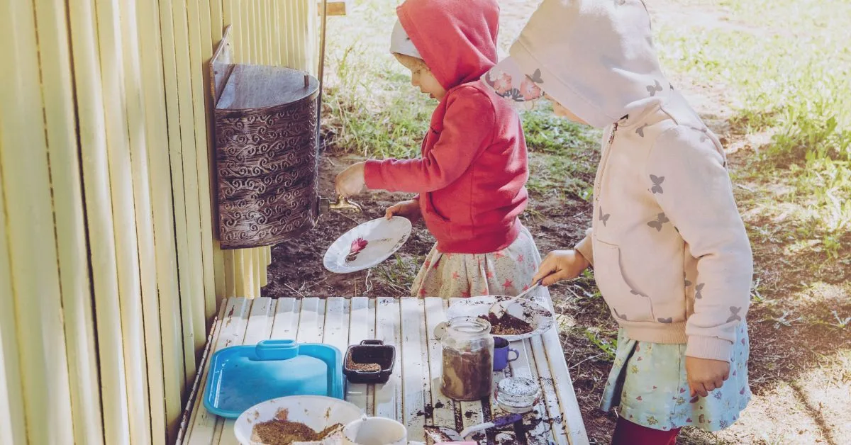 Creative Outdoor Play
